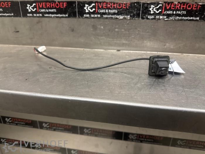 Używane Kamera cofania Renault Captur I (2R) 0.9 Energy TCE 12V Cena € 50,00 Procedura marży oferowane przez Verhoef Cars & Parts