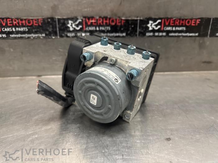 Używane Pompa ABS BMW 2 serie Active Tourer (F45) 218i 1.5 TwinPower Turbo 12V Cena na żądanie oferowane przez Verhoef Cars & Parts