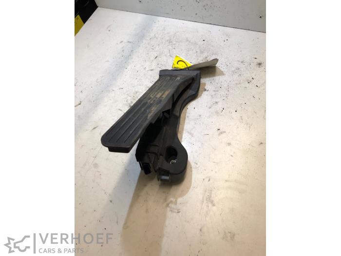 Gaspedalsensor från en Volkswagen Passat Variant (3C5) 2.0 TDI 16V 140 2008
