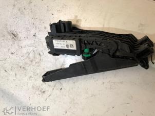 Gaspedalsensor från en Volkswagen Passat Variant (3C5) 2.0 TDI 16V 140 2008