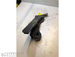 Gaspedalsensor från en Volkswagen Passat Variant (3C5) 2.0 TDI 16V 140 2008