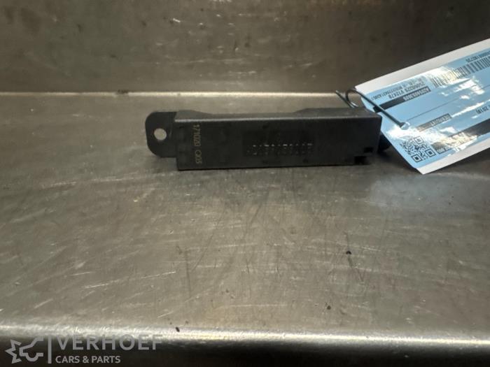 Gebrauchte Keyless Entry-Antenne Mercedes S (222.0/222.1) 4.0 S-560 V8 Turbo Preis € 15,00 Margenregelung angeboten von Verhoef Cars & Parts