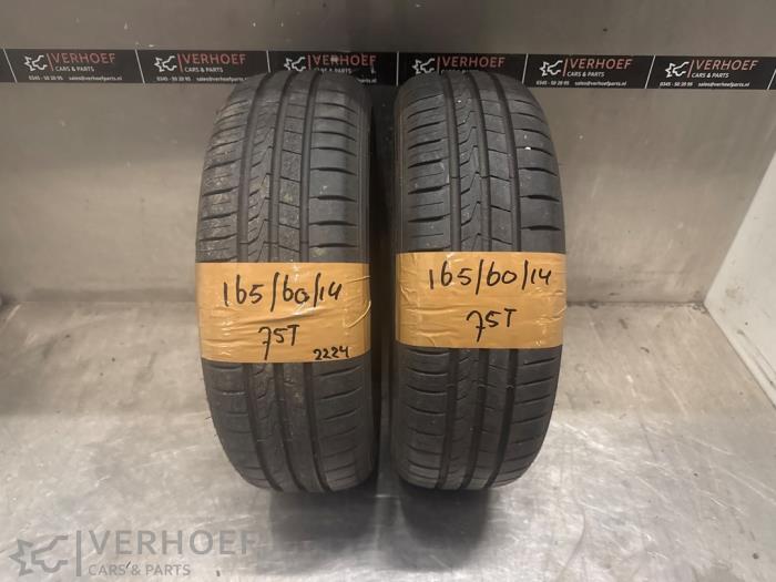 Używane Opona zimowa Cena na żądanie oferowane przez Verhoef Cars & Parts