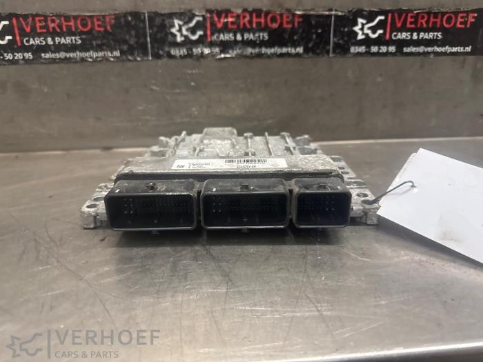 Used Engine management computer Renault Master III (FV) 2.3 dCi 125 16V FWD Price € 211,75 Inclusive VAT offered by Verhoef Cars & Parts