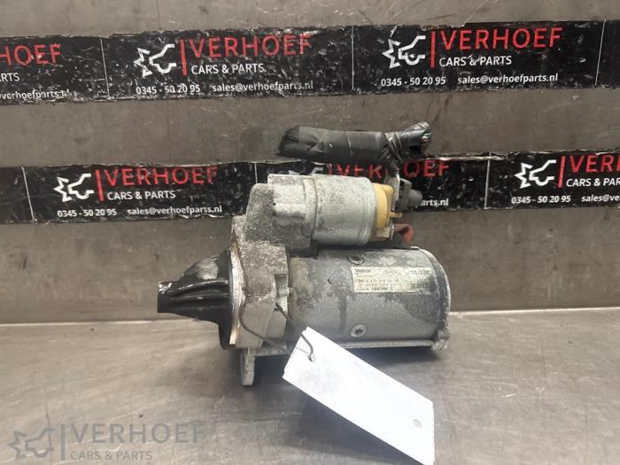 Używane Rozrusznik Renault Master III (FV) 2.3 dCi 125 16V FWD Cena € 48,40 Z VAT oferowane przez Verhoef Cars & Parts