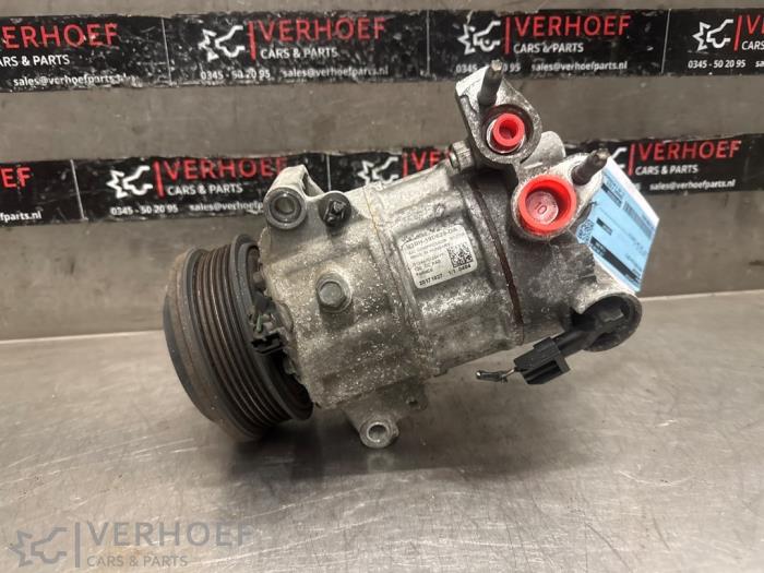 Usagé Pompe clim Ford Fiesta 7 1.1 Ti-VCT 12V 70 Prix € 100,00 Règlement à la marge proposé par Verhoef Cars & Parts