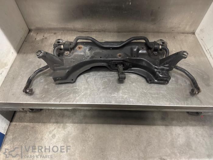 Begagnade Underram Toyota Yaris III (P13) 1.33 16V Dual VVT-I Pris € 150,00 Marginaltabell erbjuds av Verhoef Cars & Parts