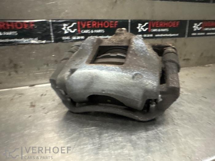 Gebrauchte Bremszange rechts vorne Toyota Auris (E18) 1.6 Dual VVT-i 16V Preis € 45,00 Margenregelung angeboten von Verhoef Cars & Parts