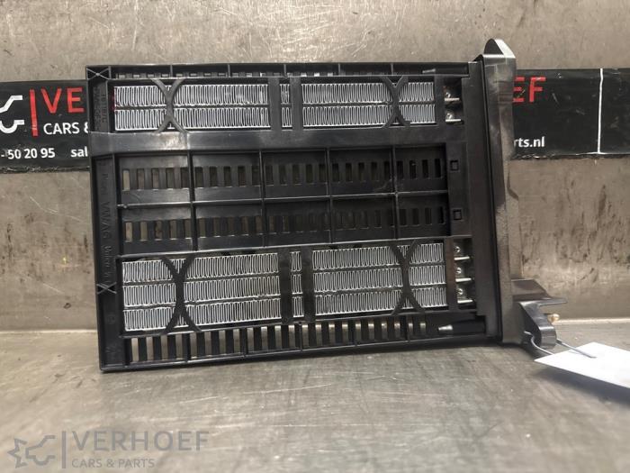 Używane Element grzewczy Volkswagen Caddy Cargo V (SBA/SBH) 2.0 TDI BlueMotionTechnology Cena na żądanie oferowane przez Verhoef Cars & Parts