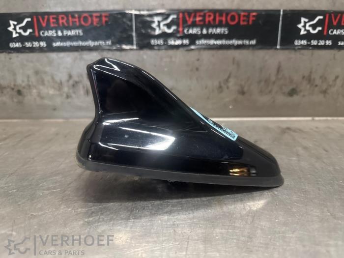 Używane Antena Volkswagen Caddy Cargo V (SBA/SBH) 2.0 TDI BlueMotionTechnology Cena € 42,35 Z VAT oferowane przez Verhoef Cars & Parts