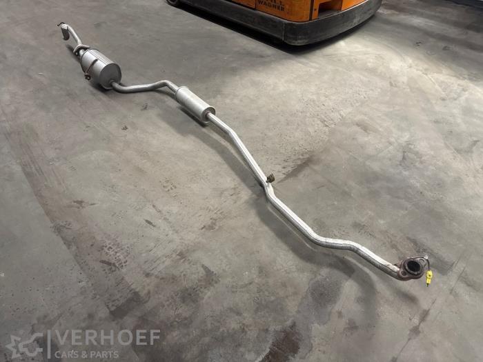 Usagé Echappement (complet) Daihatsu Cuore (L251/271/276) 1.0 12V DVVT Prix € 150,00 Règlement à la marge proposé par Verhoef Cars & Parts