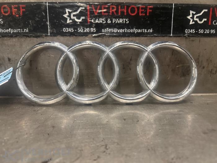 Używane Emblemat Audi Q3 (F3B) 1.5 35 TFSI 16V Cena € 20,00 Procedura marży oferowane przez Verhoef Cars & Parts