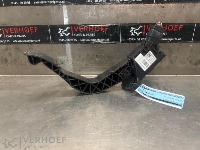 Begagnade Gaspedalsensor Peugeot 208 II (UB/UH/UP) 1.2 Vti 12V PureTech 75 Pris € 75,00 Marginaltabell erbjuds av Verhoef Cars & Parts