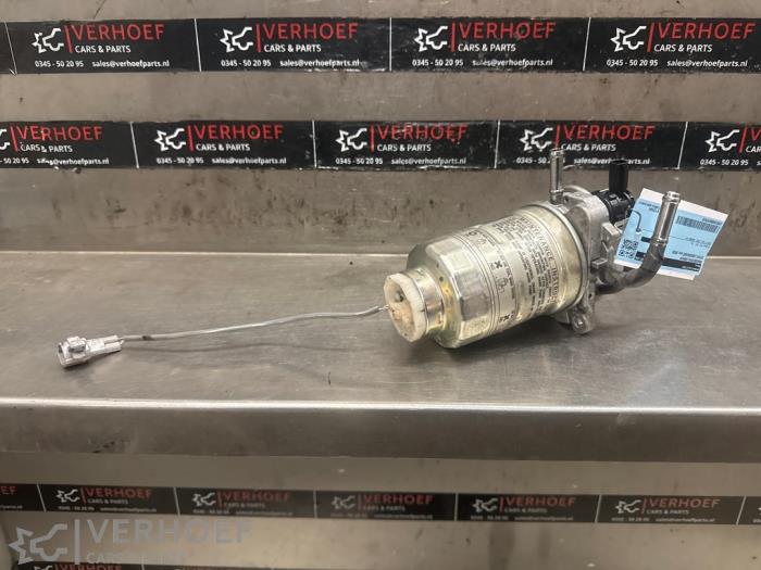 Begagnade Bränslefilterhus Toyota Land Cruiser (J15) 2.8 D-4D 16V Pris på förfrågan erbjuds av Verhoef Cars & Parts
