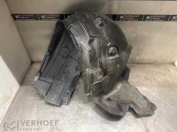Używane Nadkole Lexus IS (E2) 250 2.5 V6 24V Cena na żądanie oferowane przez Verhoef Cars & Parts