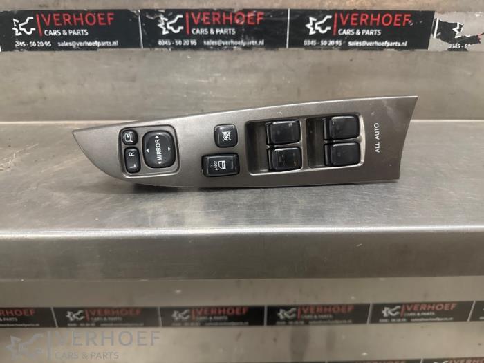 Usados Interruptor combinado de ventanillas Lexus IS (E2) 250 2.5 V6 24V Precio de solicitud ofrecido por Verhoef Cars & Parts