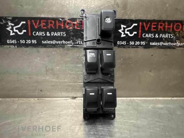 Usados Interruptor combinado de ventanillas Kia Rio III (UB) 1.2 CVVT 16V Precio € 50,00 Norma de margen ofrecido por Verhoef Cars & Parts