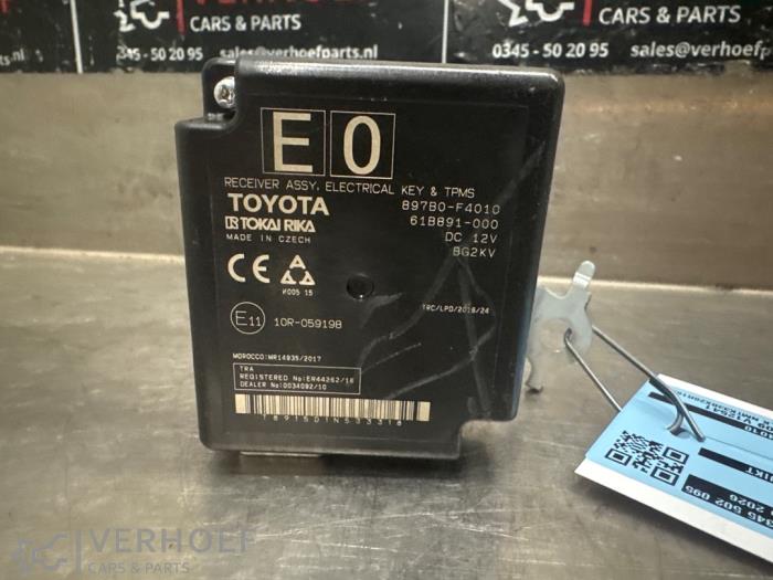 Begagnade Däcktrycksmodul Toyota C-HR (X1,X5) 1.8 16V Hybrid Pris på förfrågan erbjuds av Verhoef Cars & Parts