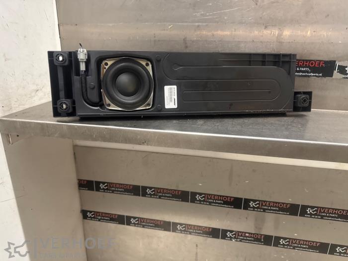 Używane Subwoofer Nissan Leaf (ZE1) 39/40kWh Cena na żądanie oferowane przez Verhoef Cars & Parts