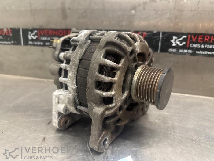 Dynamo Dacia Sandero II, 2012 0.9 TCE 12V, Berline avec hayon arrière, Essence, 898cc, 66kW (90pk), FWD, H4B408; H4BB4, 2015-06 / 2018-12, 5SDA1; 5SDL1 (Occasion)