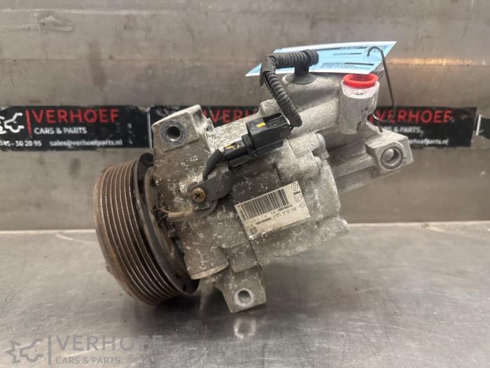 Usagé Compresseur de clim Dacia Sandero II 0.9 TCE 12V Prix € 150,00 Règlement à la marge proposé par Verhoef Cars & Parts