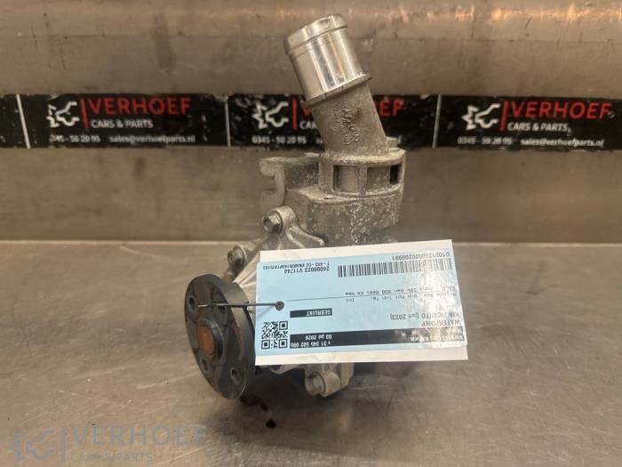 Usagé Pompe à eau Kia Picanto (JA) 1.0 DPi 12V Prix sur demande proposé par Verhoef Cars & Parts