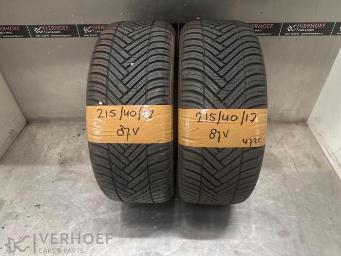 Używane Opona Cena na żądanie oferowane przez Verhoef Cars & Parts