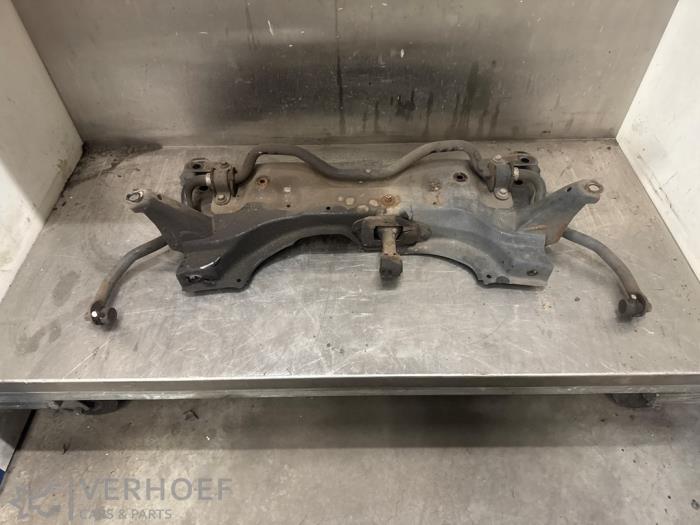 Used Subframe Toyota Yaris III (P13) 1.0 12V VVT-i Price € 125,00 Margin scheme offered by Verhoef Cars & Parts