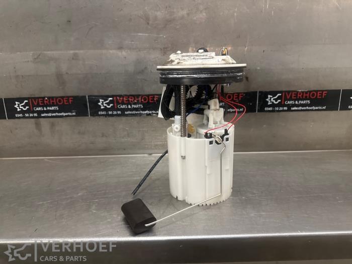 Gebrauchte Benzinpumpe Volvo V40 (MV) 2.5 T5 20V Preis auf Anfrage angeboten von Verhoef Cars & Parts