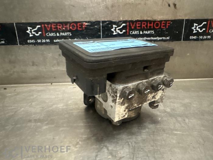 Usagé Bloc ABS Ford Fiesta 6 (JA8) 1.0 SCI 12V 80 Prix sur demande proposé par Verhoef Cars & Parts