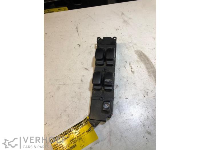 Używane Przelacznik combi okienny Mitsubishi Space Wagon (N8/N9) 2.0 16V GDI Cena € 30,00 Procedura marży oferowane przez Verhoef Cars & Parts