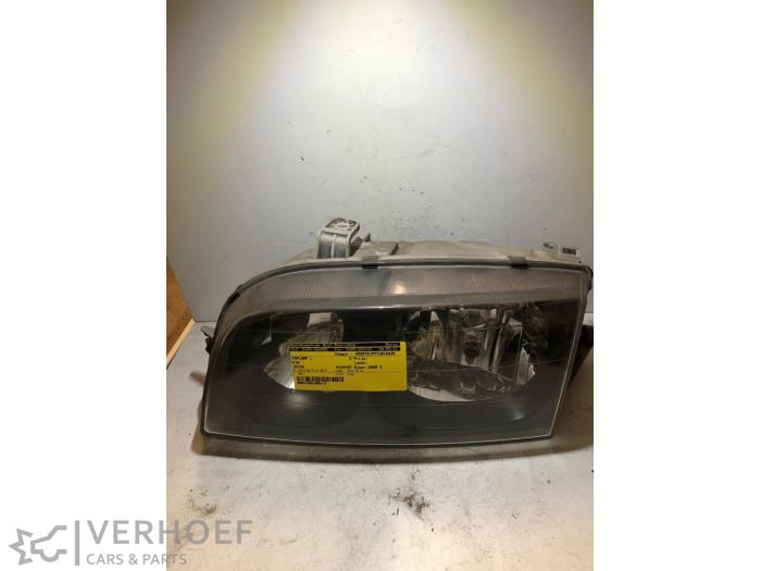 Używane Reflektor lewy Kia Joice 2.0 16V Cena € 35,00 Procedura marży oferowane przez Verhoef Cars & Parts