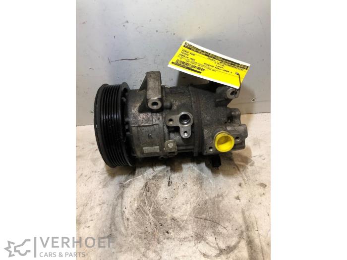 Usagé Pompe clim Toyota Corolla Verso (R10/11) 2.2 D-4D 16V Prix € 100,00 Règlement à la marge proposé par Verhoef Cars & Parts