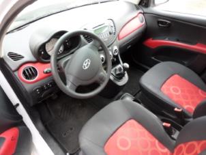 Used Set of upholstery (complete) Hyundai i10 (F5) 1.1i 12V Price € 200,00 Margin scheme offered by Verhoef Cars & Parts