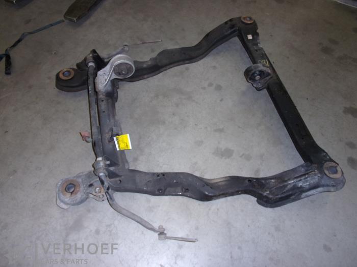 Subframe Hyundai Santa Fe I, 2000 / 2006 2.0 CRDi 16V 4x2, SUV, Diesel, 1.991cc, 83kW (113pk), FWD, D4EA, 2001-08 / 2006-03, SM (Used)