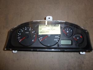Used Instrument panel Nissan Almera (N16) 1.8 16V Price € 75,00 Margin scheme offered by Verhoef Cars & Parts