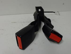 Usagé Insertion ceinture de sécurité arrière gauche Nissan Qashqai (J10) 1.6 16V Prix € 25,00 Règlement à la marge proposé par Verhoef Cars & Parts
