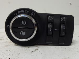 Usados Interruptor de luz Chevrolet Cruze 2.0 D 16V Precio de solicitud ofrecido por Verhoef Cars & Parts
