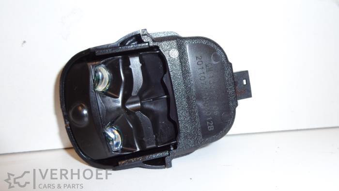 Begagnade Regnsensor Chevrolet Cruze 2.0 D 16V Pris € 50,00 Marginaltabell erbjuds av Verhoef Cars & Parts