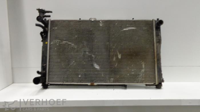 Usagé Radiateur Kia Carnival 2 (FIB/FLD) 2.5 V6 24V Prix sur demande proposé par Verhoef Cars & Parts