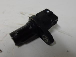Used Camshaft sensor Kia Rio II (DE) 1.4 16V Price on request offered by Verhoef Cars & Parts