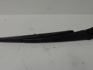 Used Rear wiper arm Suzuki Swift (ZA/ZC/ZD1/2/3/9) 1.3 VVT 16V Price on request offered by Verhoef Cars & Parts