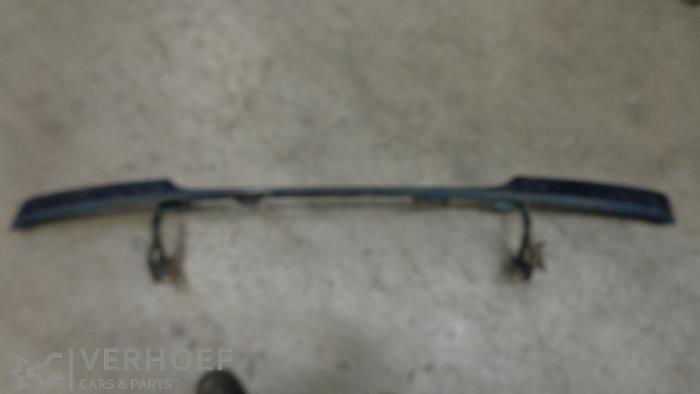 Używane Grill Hyundai Galloper 2.5 TCI Cena na żądanie oferowane przez Verhoef Cars & Parts