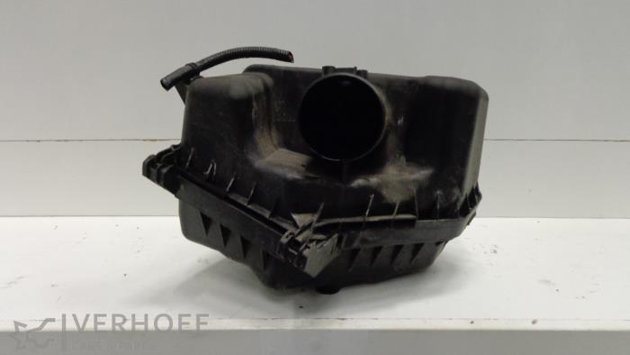Begagnade Luftfilterhus Toyota Avensis Wagon (T27) 2.2 16V D-4D-F 150 Pris på förfrågan erbjuds av Verhoef Cars & Parts