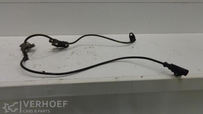 Begagnade ABS-sensor Toyota Avensis Wagon (T27) 2.2 16V D-4D-F 150 Pris € 30,00 Marginaltabell erbjuds av Verhoef Cars & Parts