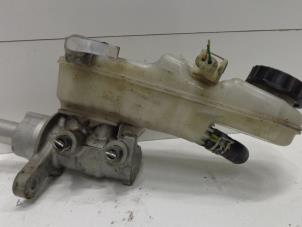 Used Master cylinder Toyota Avensis Wagon (T27) 2.2 16V D-4D-F 150 Price on request offered by Verhoef Cars & Parts