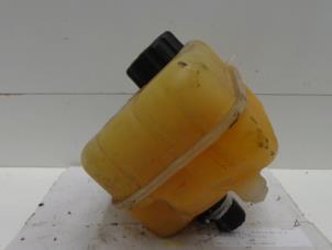 Used Expansion vessel Ssang Yong Rexton 2.7 Xdi RX270 XVT 16V Price € 30,25 Inclusive VAT offered by Verhoef Cars & Parts