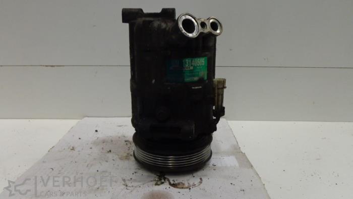 Usagé Pompe clim Opel Signum (F48) 3.0 CDTI V6 24V Prix sur demande proposé par Verhoef Cars & Parts