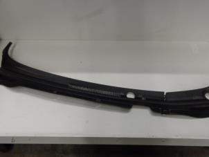 Used Cowl top grille Chevrolet Spark 1.0 16V Price € 40,00 Margin scheme offered by Verhoef Cars & Parts