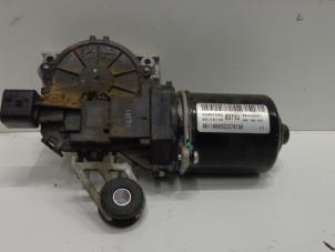 Used Front wiper motor Chevrolet Spark 1.0 16V Price € 30,00 Margin scheme offered by Verhoef Cars & Parts
